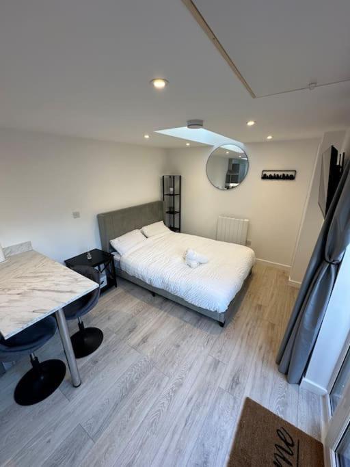 Whitsun Studio - Brand New Listing! Bristol Eksteriør bilde