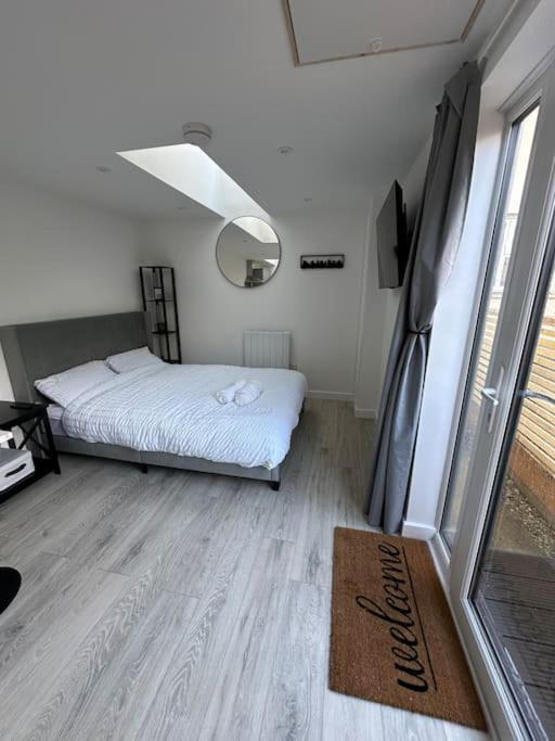 Whitsun Studio - Brand New Listing! Bristol Eksteriør bilde