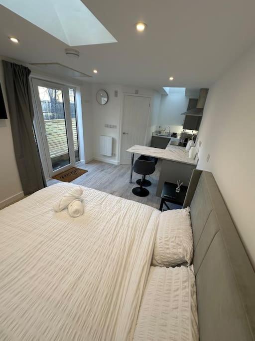 Whitsun Studio - Brand New Listing! Bristol Eksteriør bilde